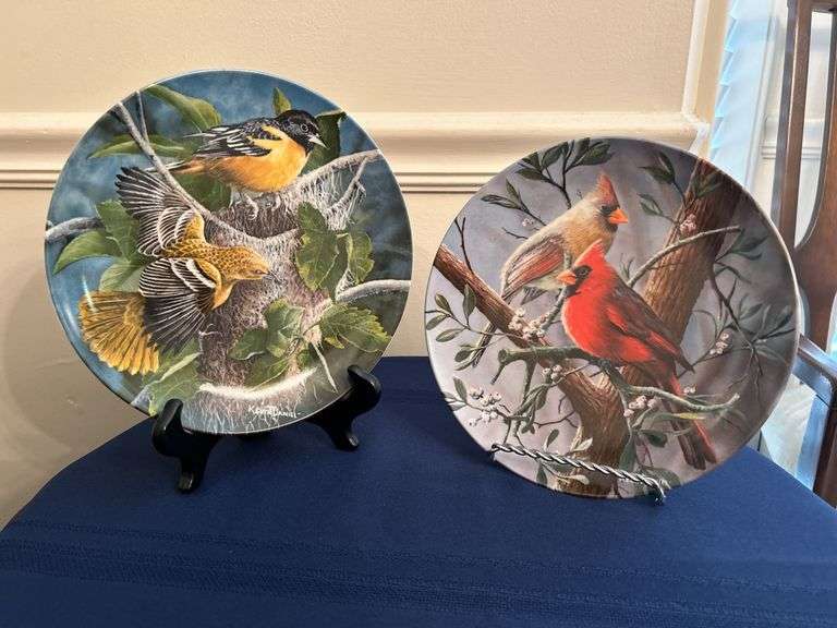 Set of (2) Knowles Encyclopedia Brittanica bird plates……right has original box and COA image