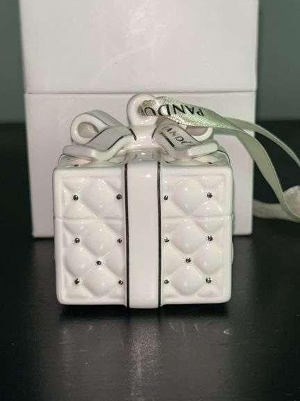 Beautiful 2016 Pandora porcelain gift box ornament in original box