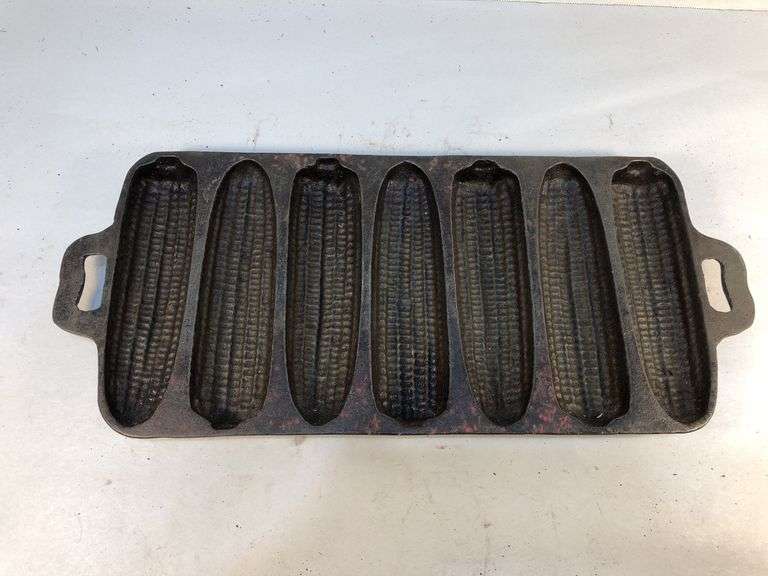 Antique BSR 7 stick cornbread pan. 12.75” x  5.5”.  7 S