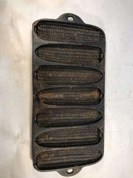 Junior Wagner Ware Sidney O #1319 (C) 6 stick cornbread muffin pan. Krusty Korn Kobb. 13 x 6”. image
