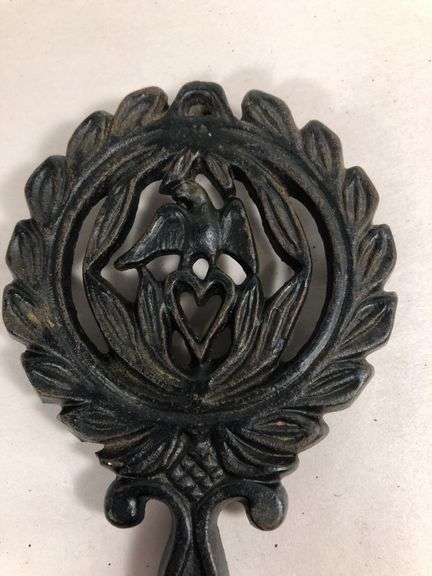 Wilton Eagle Heart 4 Footed Trivet black. 5 x 3”