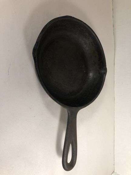 Vintage BSR Century series 6 5/8” #3 skillet. 2 spout. Made in USA. Heat ring.