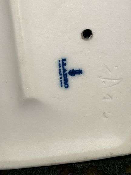 LLADRO “Clean Up Time" bisque porcelain figurine (#4838)……7-1/2” tall