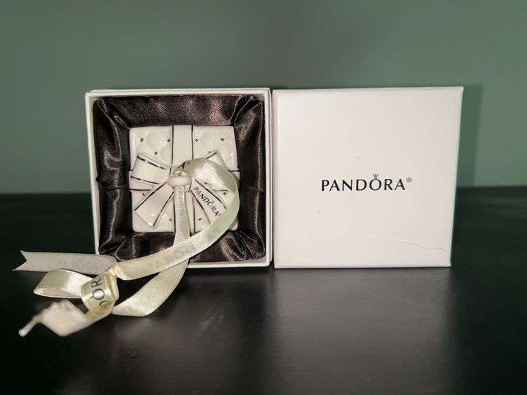 Beautiful 2016 Pandora porcelain gift box ornament in original box image