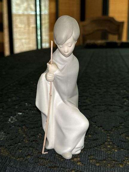 LLADRO Saint Joseph Nativity Figurine (#4672)……6-1/4” tall….part of the Children’s Nativity Wisemen Series image