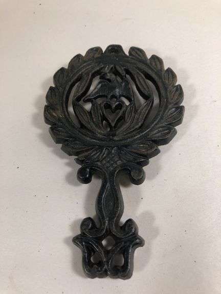 Wilton Eagle Heart 4 Footed Trivet black. 5 x 3”