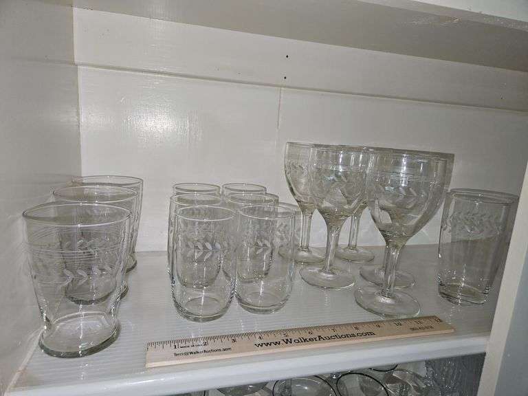 Collection of vintage Anchor Hocking etched laurel leaf glasses all in excellent vintage condition... image