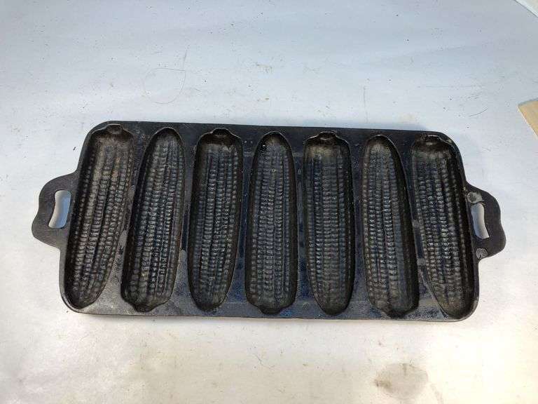 Vintage BSR 7 ear cornbread mold. 7 B  K F 13 x 5 1/2”