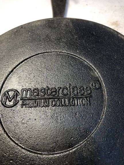 Masterclass Premium Collection 7 1/2” diameter skillet. 2 spout. No spun, no wobble.