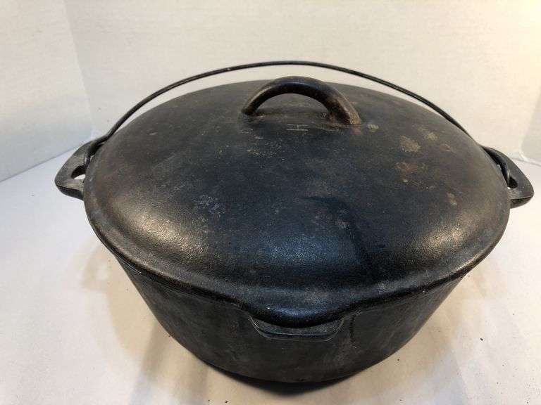 BSR single spout Dutch oven # 8 H. 10” Diameter. 4” D. No spin, no wobble. image