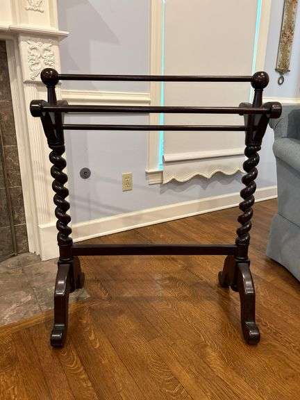 Great look mahogany finish quilt rack with barley twist supports…..27-1/2 x 16-1/2 x 36 tall image