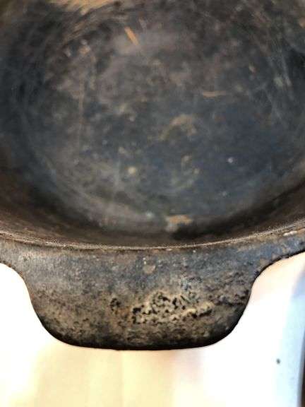 BSR single spout Dutch oven # 8 H. 10” Diameter. 4” D. No spin, no wobble.