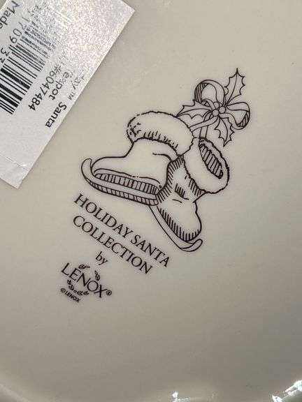 Lenox Holiday Santa Collection Teapot…..10” tall