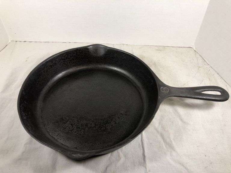 Martin Stove & Range Co. Florence Ala. #8 skillet. Seasoned. 10” diameter. 2 spout. Nicely seasoned. image