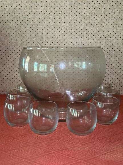 DailyWare clear glass punch bowl set…..glass punch bowl, 8 glasses and 1 plastic ladle image