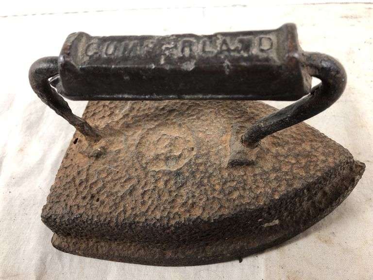 Cumberland #8 flat iron. 6.5”L x 4.25” W x 4.5” H.