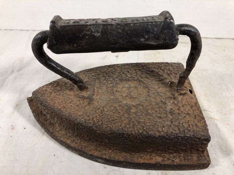 Cumberland #8 flat iron. 6.5”L x 4.25” W x 4.5” H.