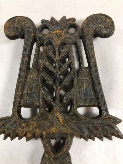 Vintage Wilton footed small trivet brooms and leaves design #278. 4.25 x 3”.