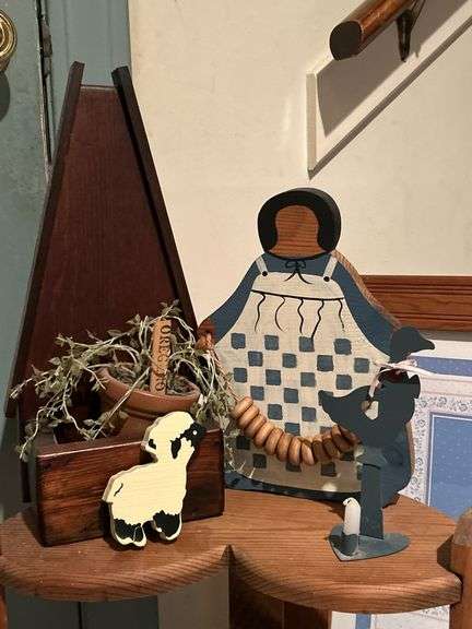 Nice selection of vintage country home decor
