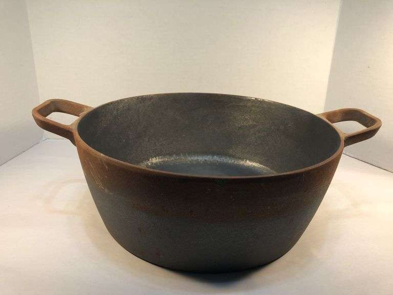 New 5.5 qt Green Pan Dutch oven pan. Pan only. No lid. 14” diameter. Includes new handle & screws for a lid. Not seasoned.