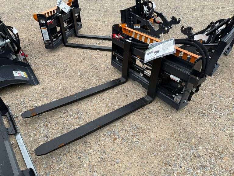 Unused 2024 WOLVERINE Pallet Fork Hydraulic Adjustable