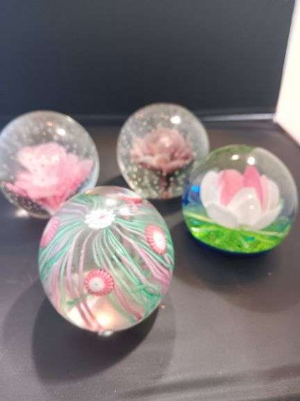 Set of 4 paperweights in pretty pinks and greens image