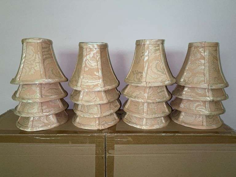 Set of 16 bell-clip chandelier shades image