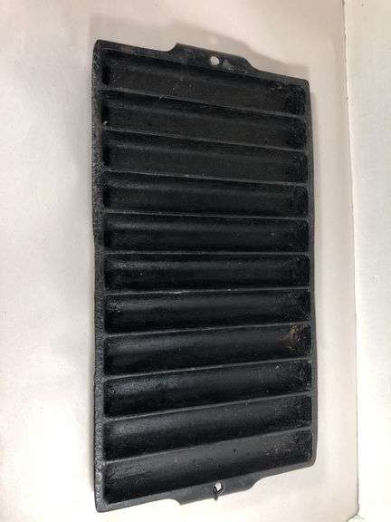 Griswold Erie No. 22 954 Cast Iron Corn Bread 11 Stick Pan. 14.5 x 7”.