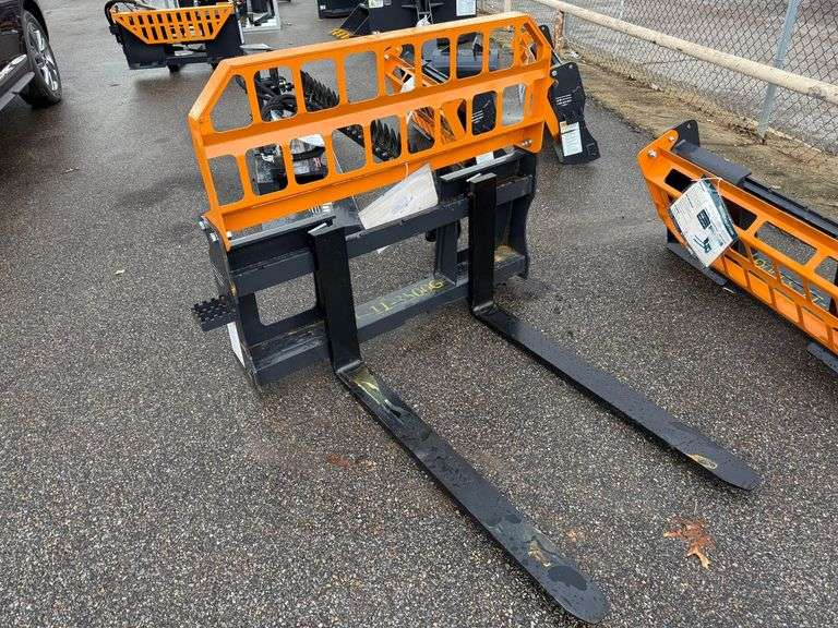 Unused 2024 Landhonor Pallet Fork, PF-11-3500G image