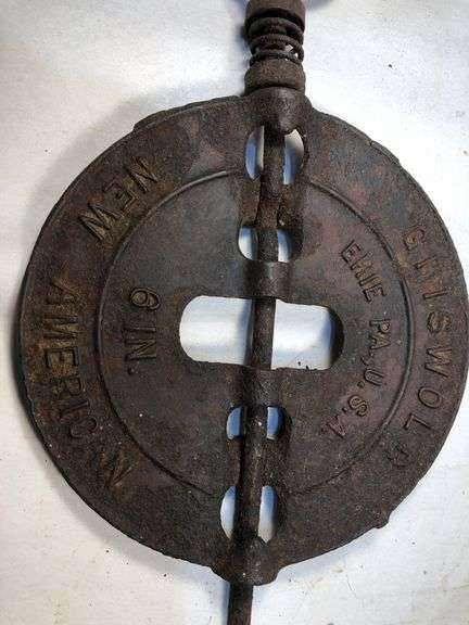 Antique Griswold New American 6” reversible steel spindle. Erie PA., U.S.A. 9.5” L . Heater damper