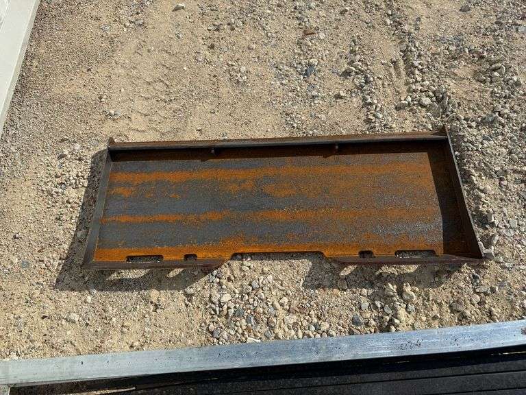 Unused 2024 Landhonor Skid Steer Universal Adapter Plate, UAP-16-45W image