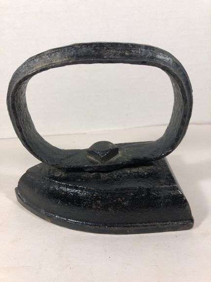 Antique primitive SAD flat iron. 6 x 3.75”