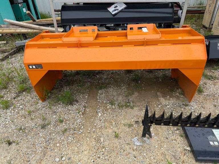 Unused 2024 WOLVERINE Snow Pusher image
