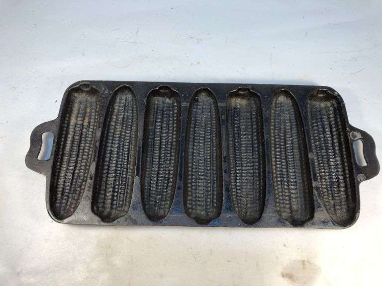 Vintage BSR 7 ear cornbread mold. 7 B  K F 13 x 5 1/2”