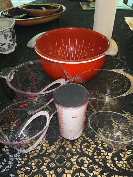 Large selection of OXO, Pampered Chef and Crofton measuring and mixing items (see all pics) image