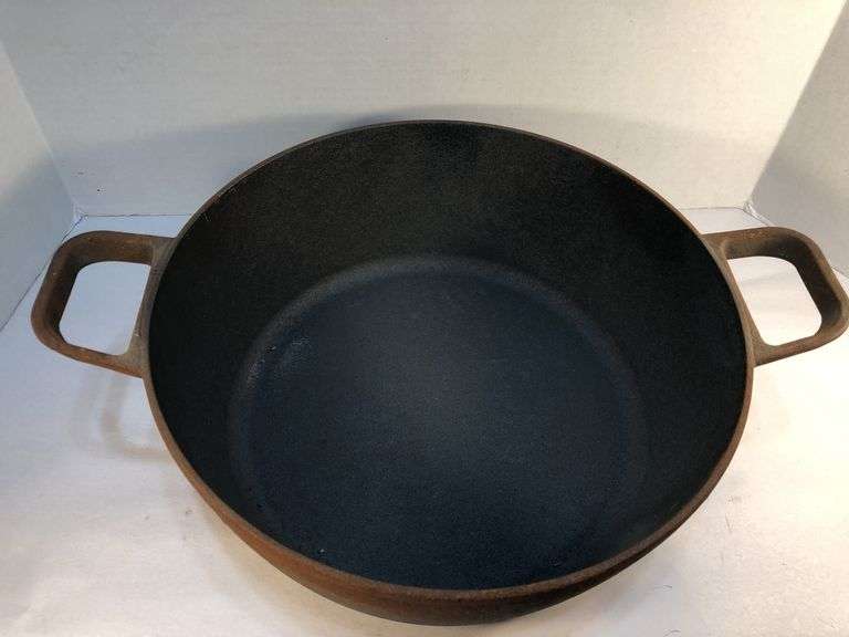 5.5 qt. Green Pan Dutch oven pan. Pan only. No lid. Includes new handle and screws for a lid. Not seasoned. Never used.