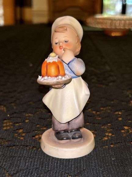 Vintage Goebel Hummel Porcelain Figurine - “Baker”…..4-1/2” tall image