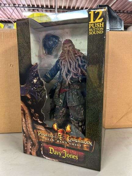 Pirates of the Caribbean Dead Man’s Chest Davy Jones action figure…..has 12 push button sound