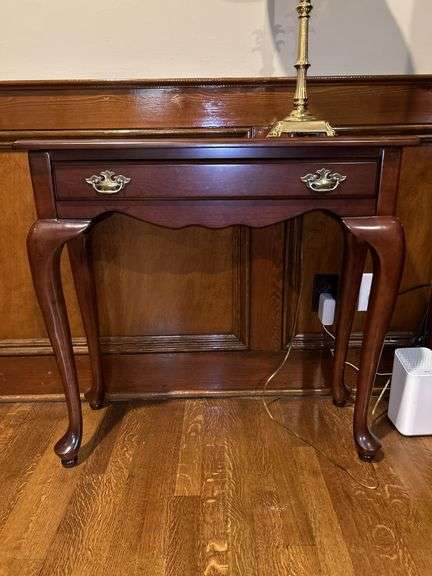 Queen Anne style cherry finish single drawer accent table…..31 x 12 x l30 tall image
