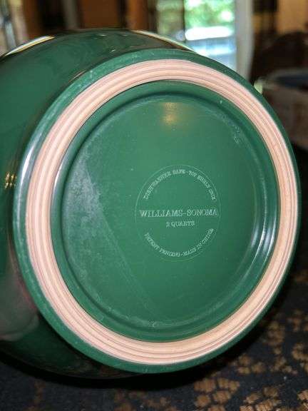 Set of (3) Williams-Sonoma melamine mixing bowls with non-skid bottoms…..2qts, 3qts and 4qts