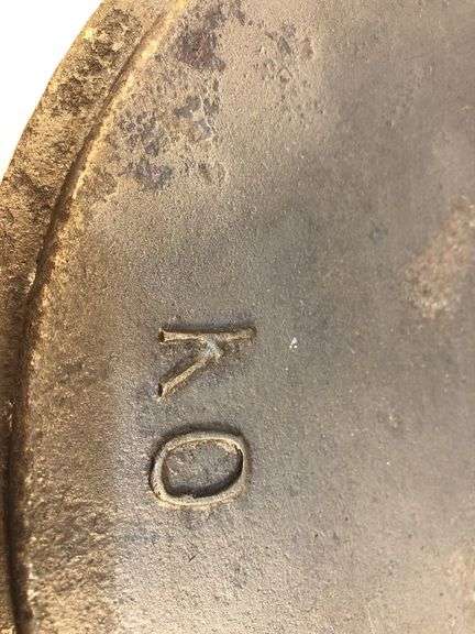 Antique No.1  12” cast iron lid for Dutchoven. Gate marked. Marked KO.