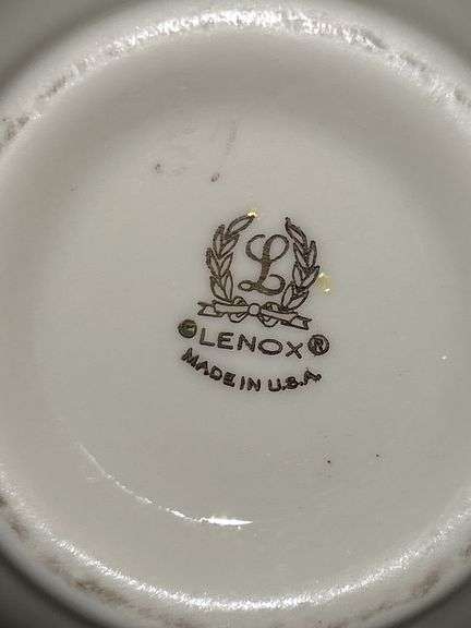 Lenox Floral Blossoms Collection Vase with 14k Gold Trim…..7-3/4” tall