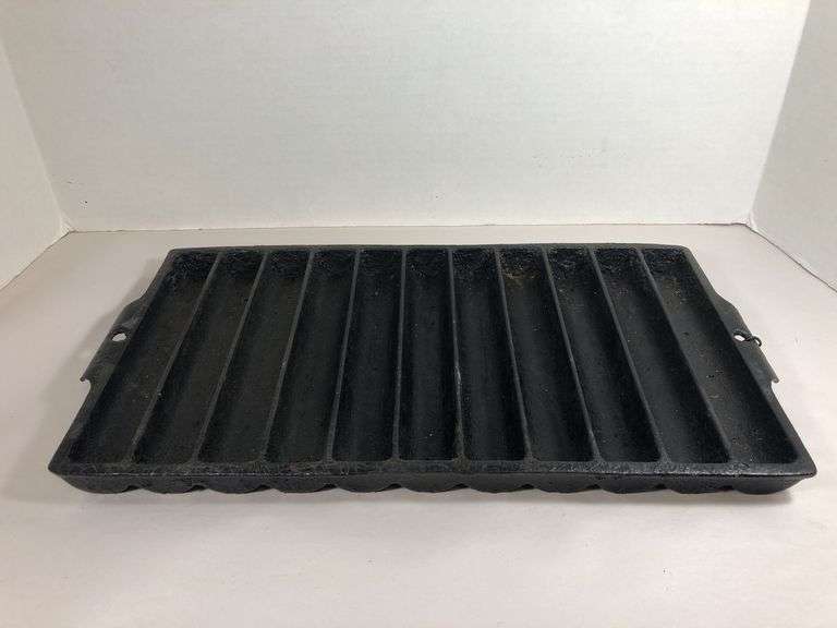 Griswold Erie No. 22 954 Cast Iron Corn Bread 11 Stick Pan. 14.5 x 7”.