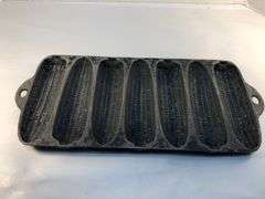 Vintage aluminum Wagner Ware Sidney Krusty Korn Kob Junior 7 stick cornbread pan. #453  13 x 6”.