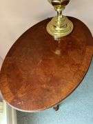 Queen Anne style oval side table…..scratching/scuffing…..27-1/2 x 19-1/2 x 26 tall