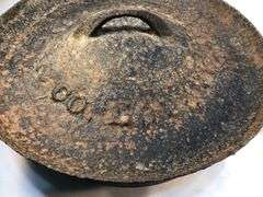 Rare 1800s gate marked Fisher Leaf Co. Lou. KY. 3 leg spider skillet. 25” L. 12” diameter skillet. 4 1/2” H. Lid 13” diameter 1”H.