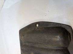 Rare Lodge 9 stick cornbread muffin pan. 2 feet. No markings. 15 3/4 x 5.75”