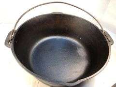 Wagner Drip Drop Baster Dutch Oven, likely a No. 9 model from around the 1920s. 10 5/8" diameter