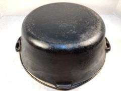 Wagner Drip Drop Baster Dutch Oven, likely a No. 9 model from around the 1920s. 10 5/8" diameter