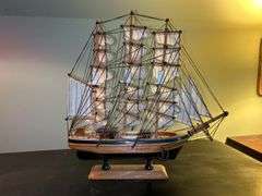 Heritage Mint LTD Wood/Fabric FLYING CLOUD Model Ship……12-1/2” long